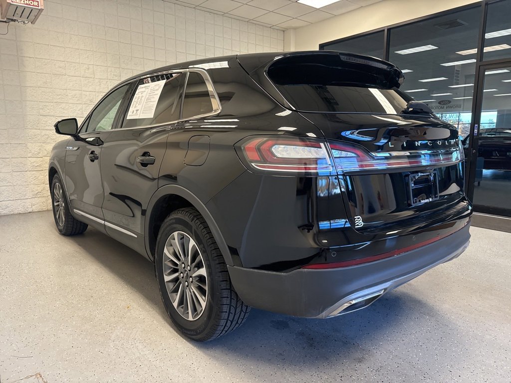 Used 2023 Lincoln Nautilus AWD w/ Premium Package image 3