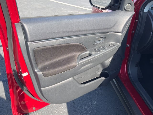Used 2024 Mitsubishi Outlander Sport ES AWD/4WD image 11