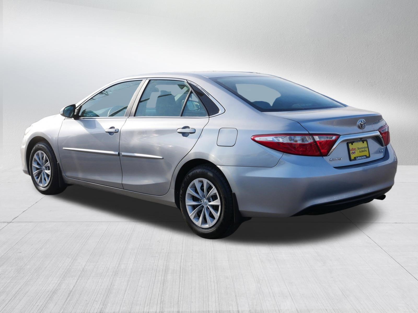 Used 2015 Toyota Camry LE image 5
