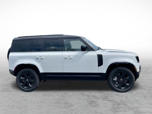 Certified 2025 Land Rover Defender 110 X-Dynamic SE AWD/4WD image 4