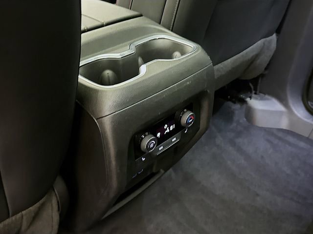 Used 2024 Chevrolet Traverse RS image 30