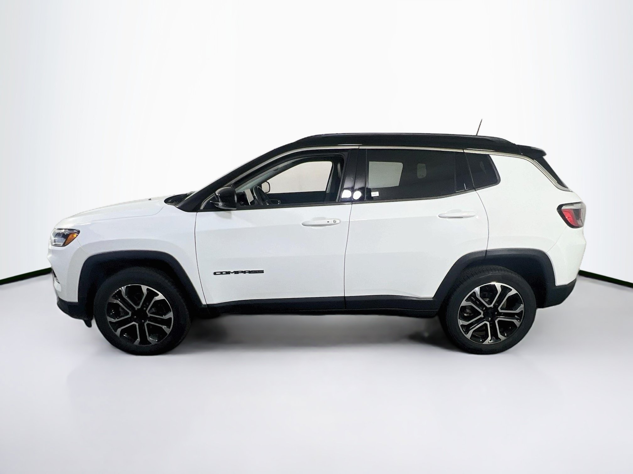 Used 2022 Jeep Compass Limited AWD/4WD image 8