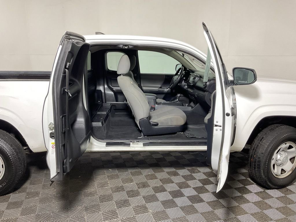 Used 2019 Toyota Tacoma SR image 30
