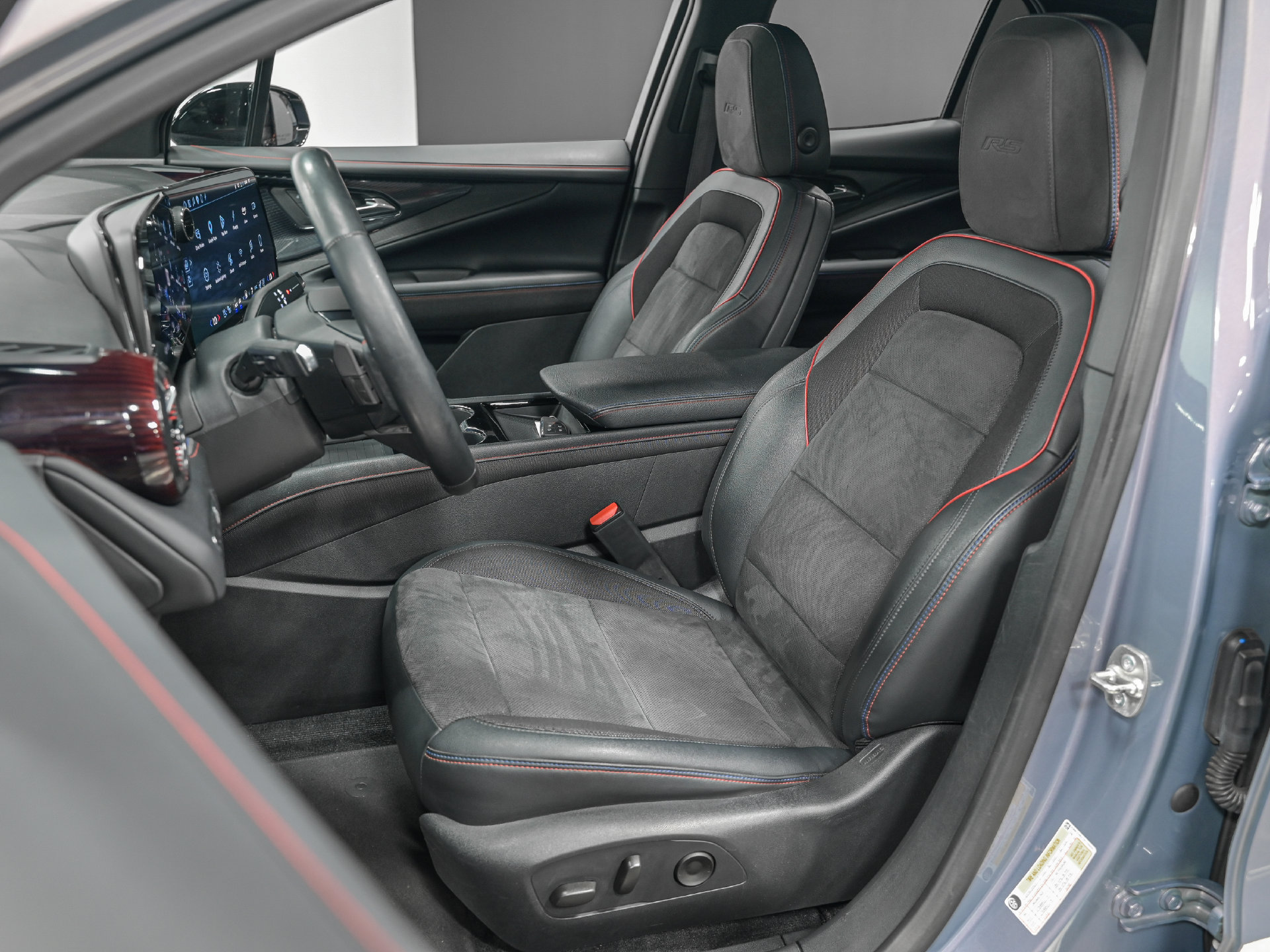 Used 2024 Chevrolet Blazer EV RS RWD image 16