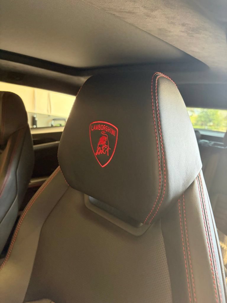 Used 2019 Lamborghini Urus AWD/4WD image 25