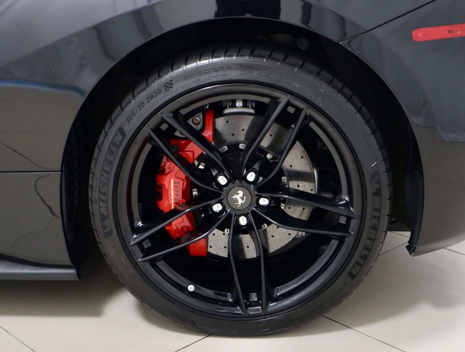 Used 2019 Ferrari 488 Spider RWD image 9