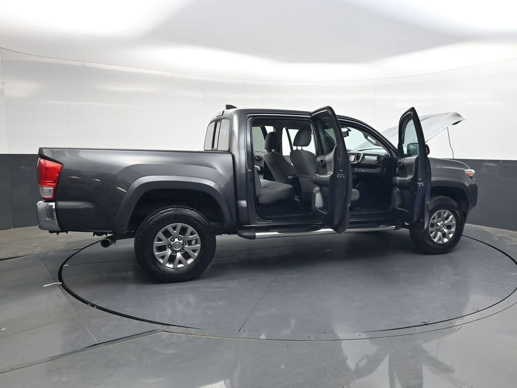 Used 2016 Toyota Tacoma SR5 w/ SR5 Appearance Package (SN) image 32
