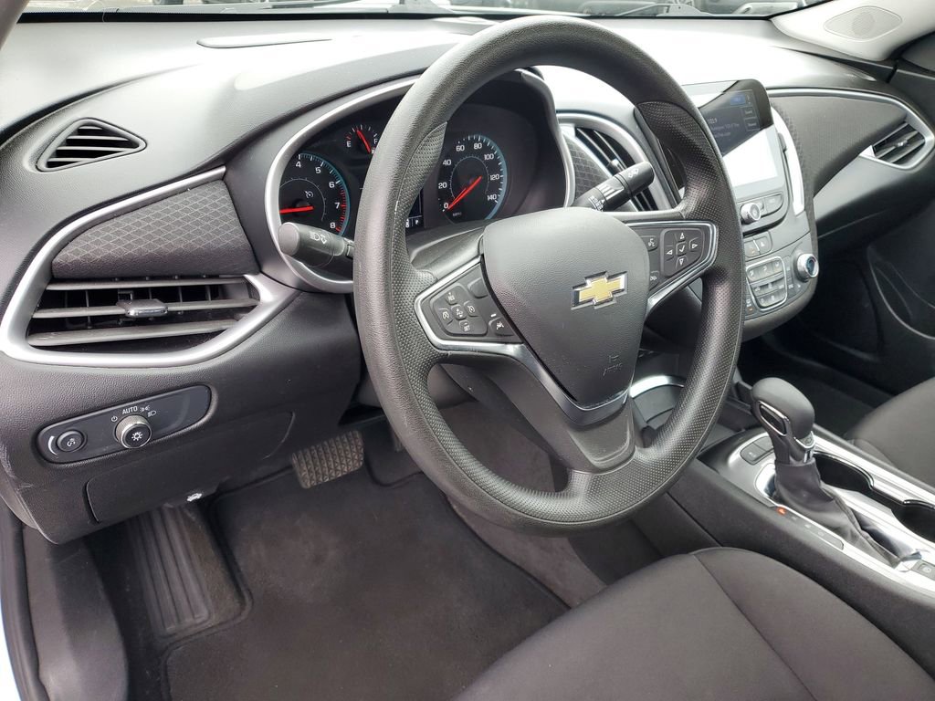 Used 2024 Chevrolet Malibu LT image 11