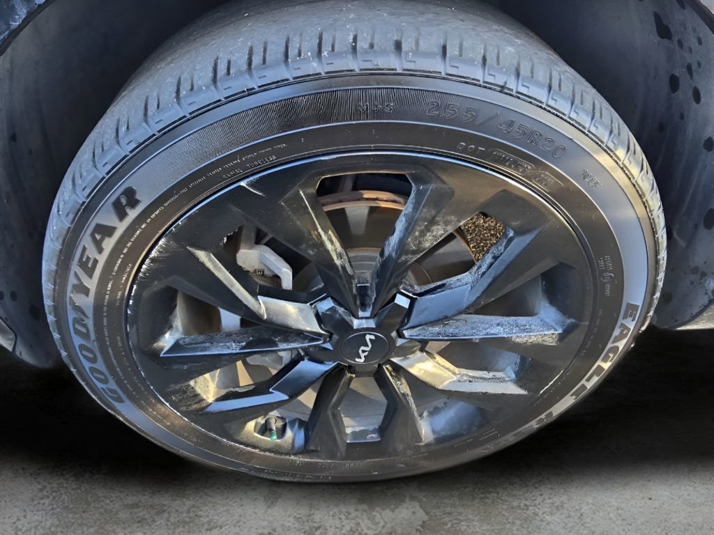 Used 2023 Kia Sorento SX image 19