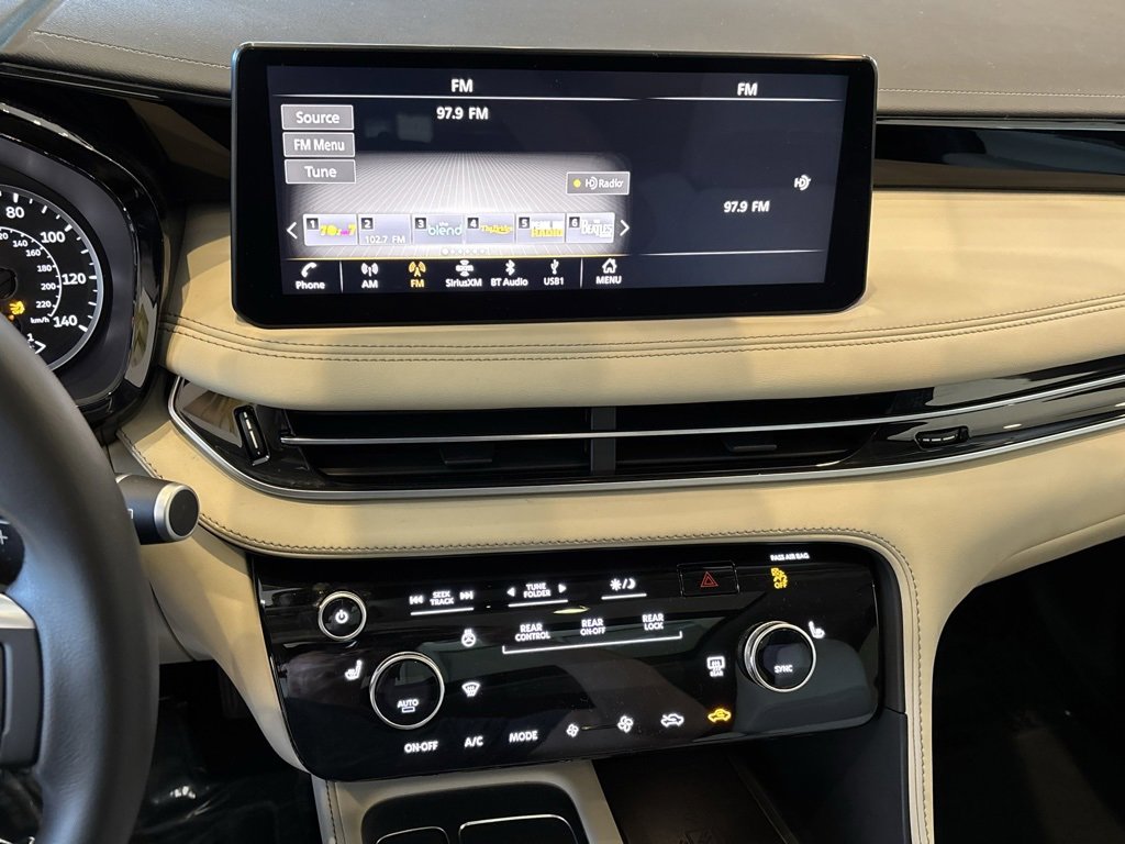 Certified 2025 INFINITI QX60 Pure image 12