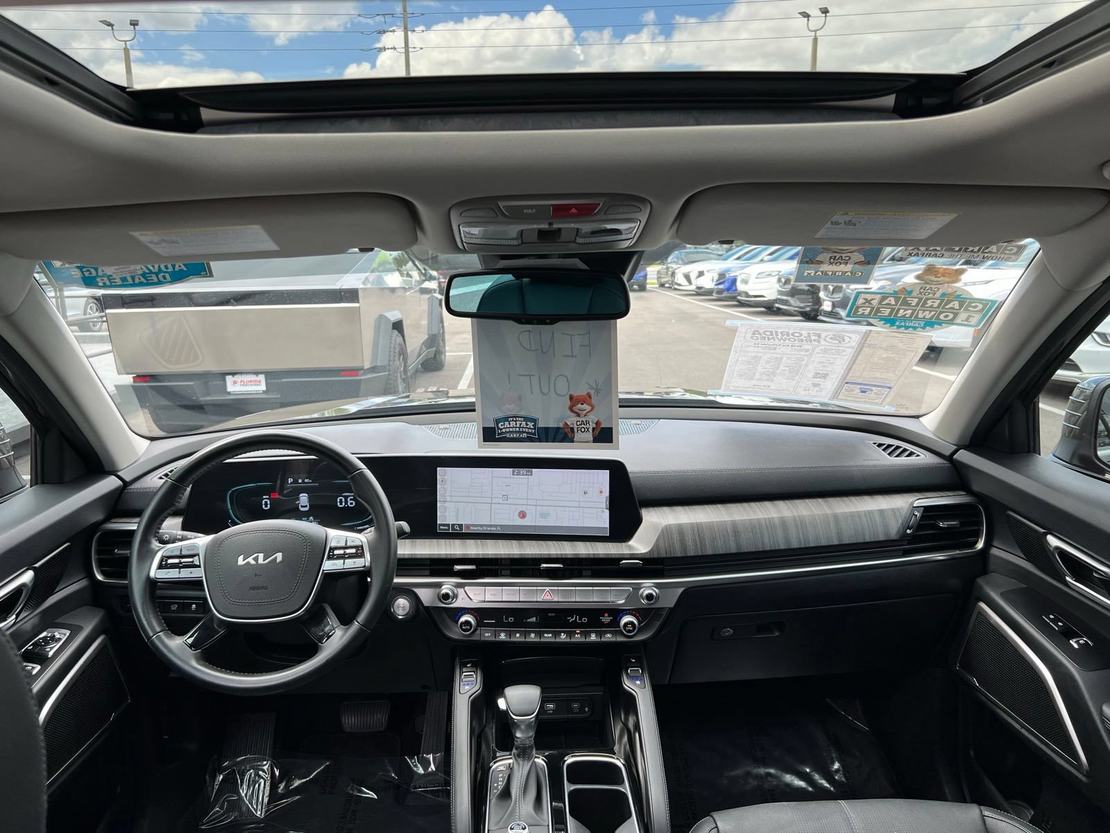 Used 2025 Kia Telluride EX w/ EX Captain's Chair Package FWD image 55