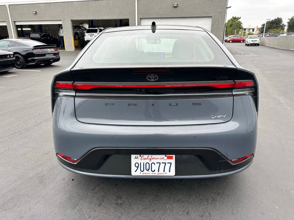Used 2025 Toyota Prius Limited w/ Limited Premium Package FWD image 3