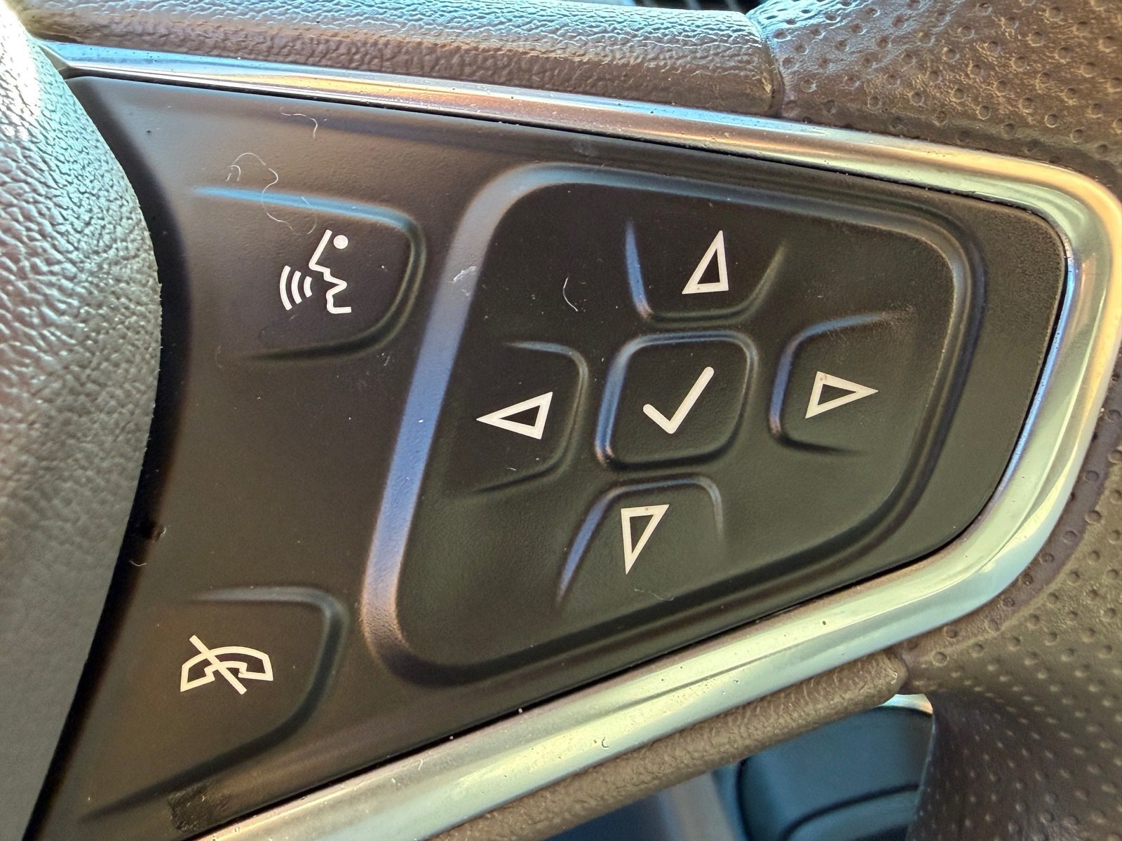 Used 2022 Chevrolet Malibu LT FWD image 11