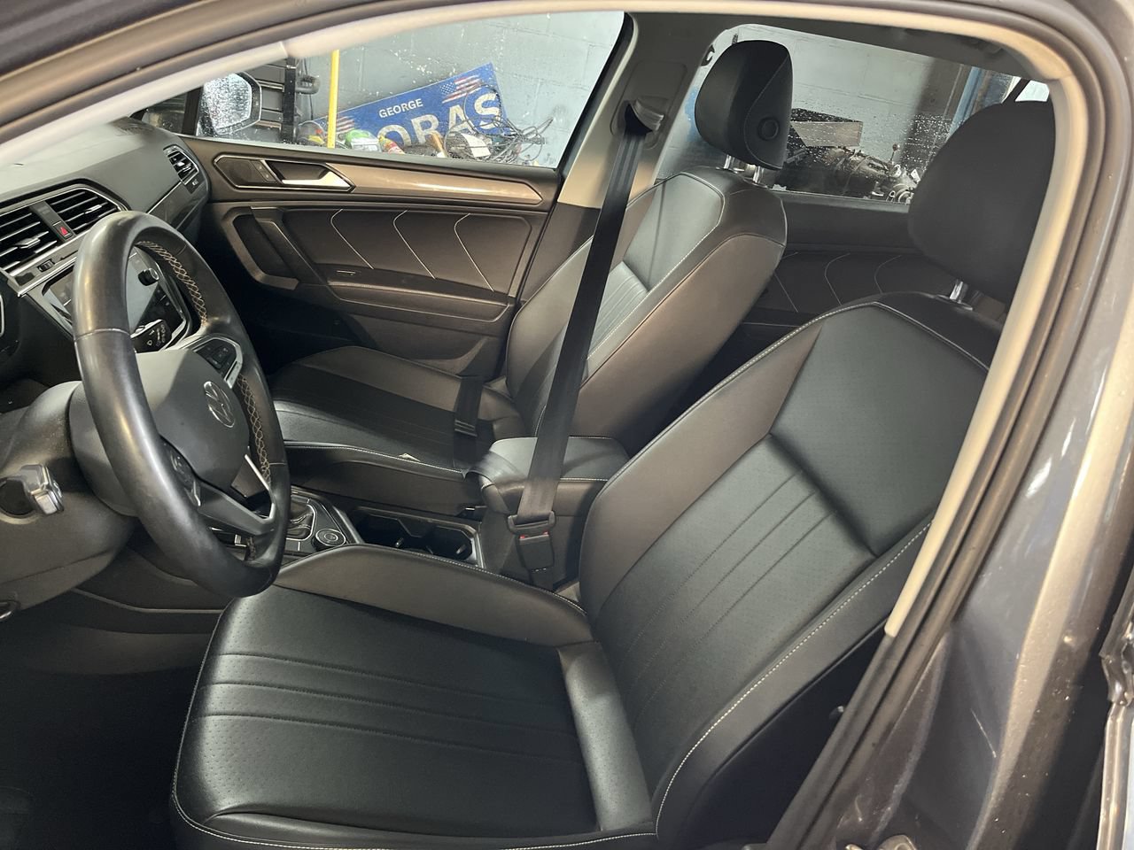 Used 2022 Volkswagen Tiguan SE AWD/4WD image 5