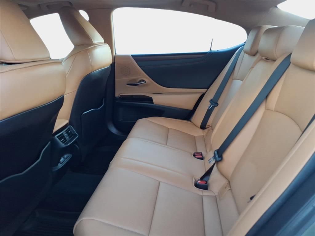 Used 2024 Lexus ES 300h w/ Premium Package image 14