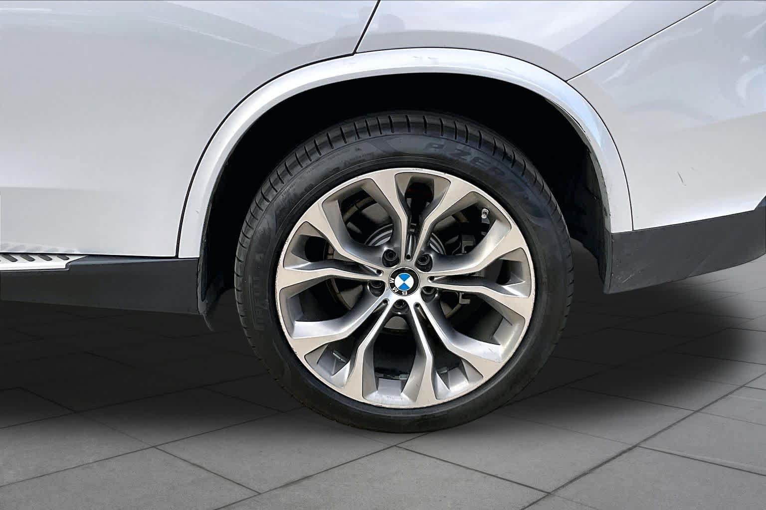 Used 2017 BMW X5 xDrive35i AWD/4WD image 11