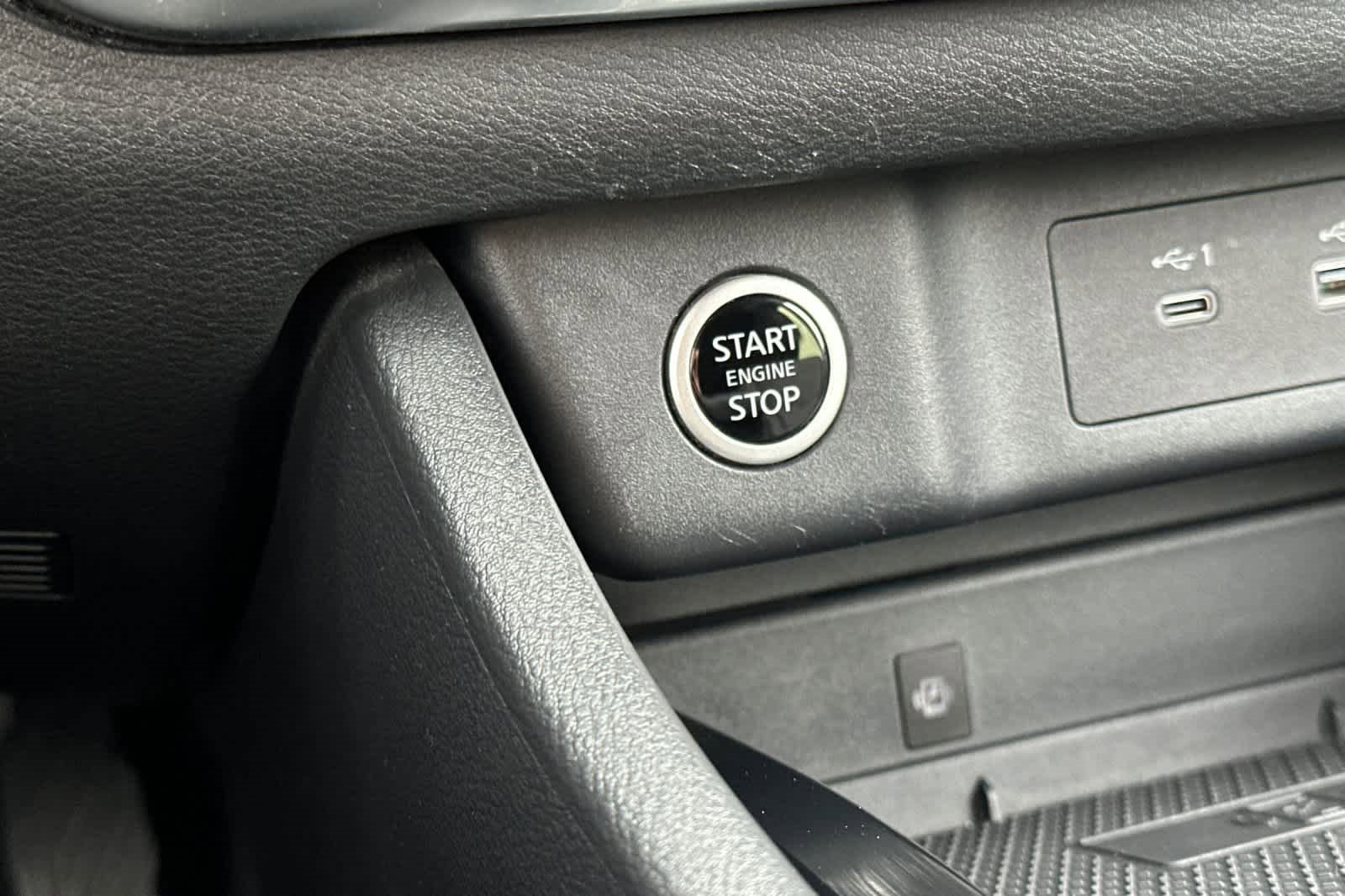 Used 2023 Nissan Rogue SV image 23