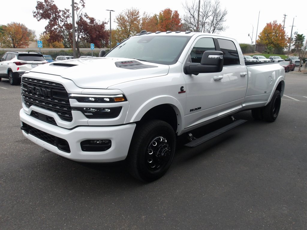 Used 2025 RAM 3500 Limited image 4