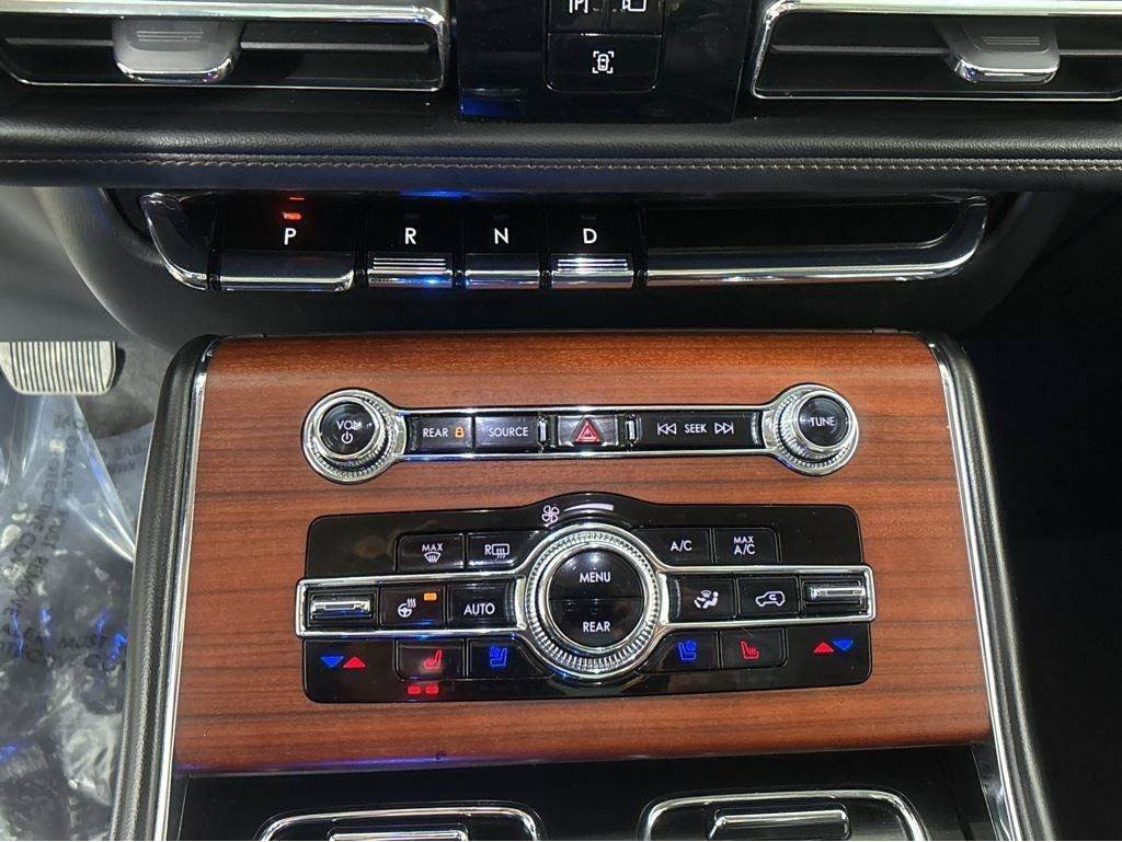 Used 2023 Lincoln Aviator Reserve w/ Equipment Group 201A AWD/4WD image 26