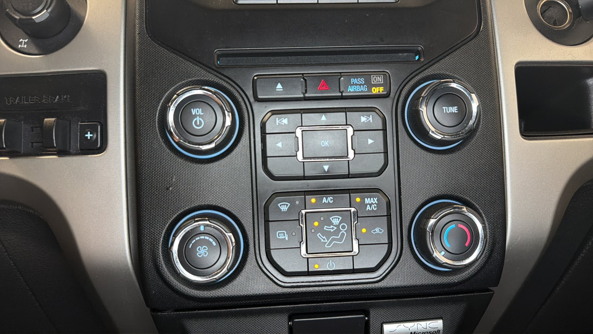 Used 2013 Ford F150 XLT w/ Mid Equipment Group RWD image 28