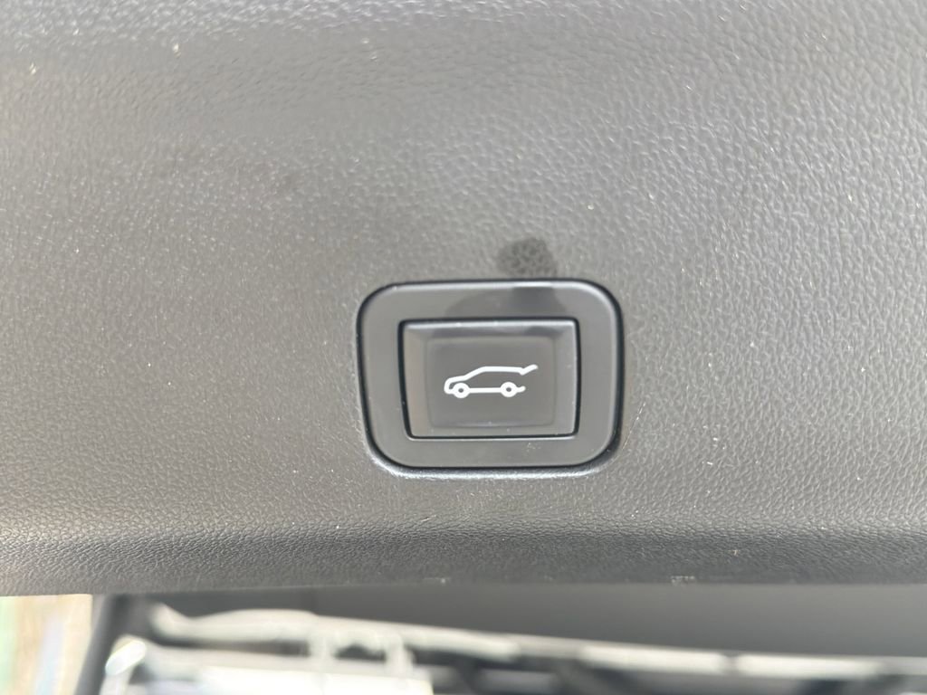 Used 2024 Cadillac Escalade Premium Luxury Platinum w/ Heavy-Duty Trailer Package image 19