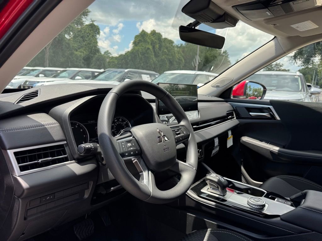 New 2025 Mitsubishi Outlander ES image 27
