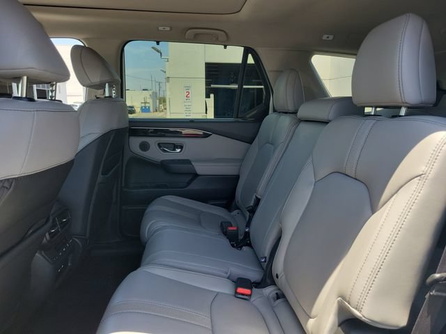 Certified 2025 Honda Pilot Touring image 14