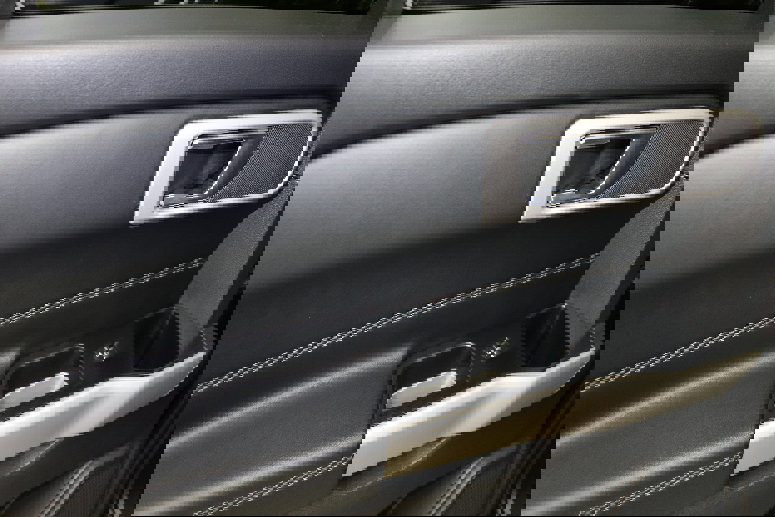 Used 2022 Ford Explorer XLT w/ Equipment Group 202A image 32