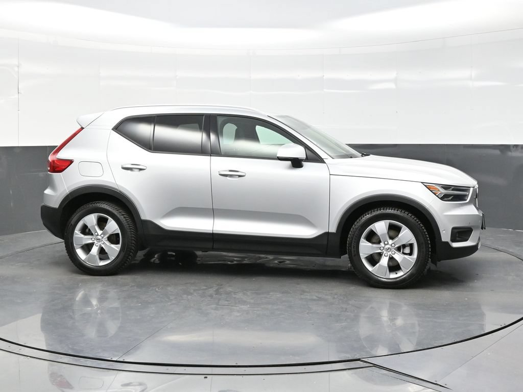 Used 2019 Volvo XC40 T5 Momentum AWD/4WD image 8