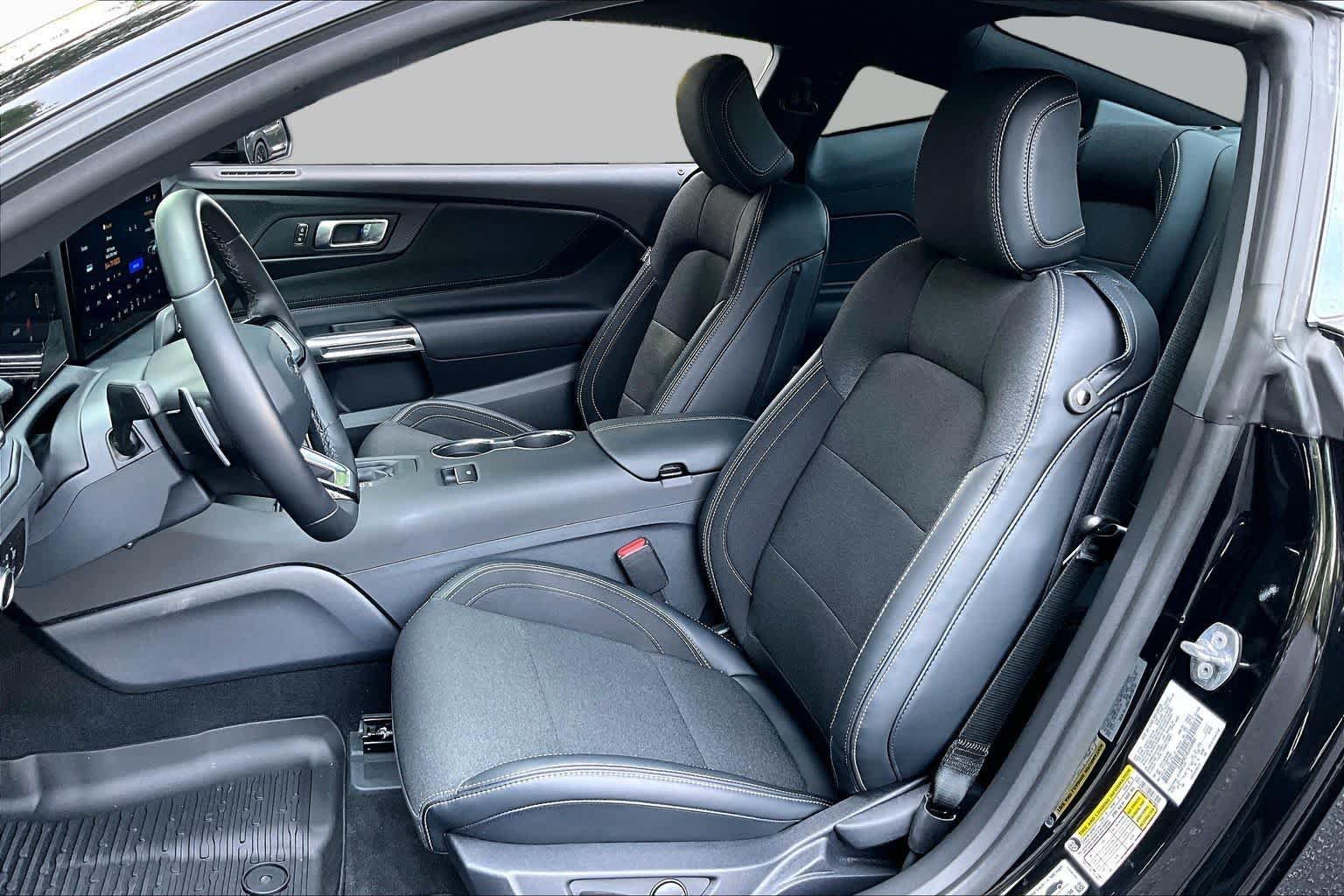 Used 2025 Ford Mustang GT RWD image 7