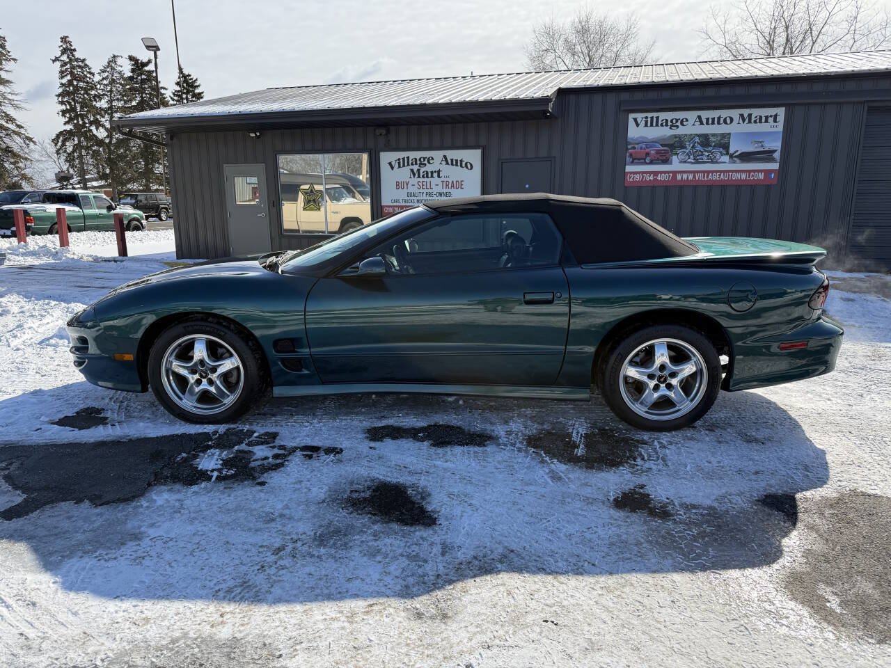 Used 2001 Pontiac Firebird Trans Am RWD image 2