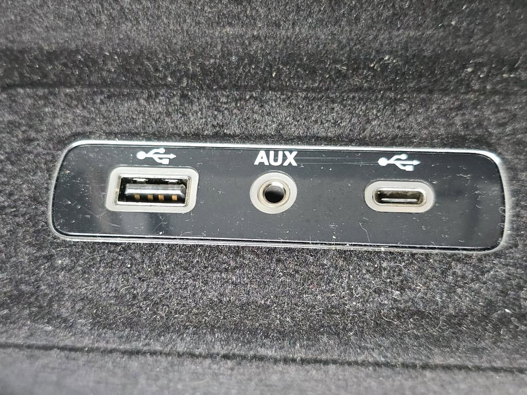 Used 2020 Alfa Romeo Stelvio w/ Nero Edizione image 3