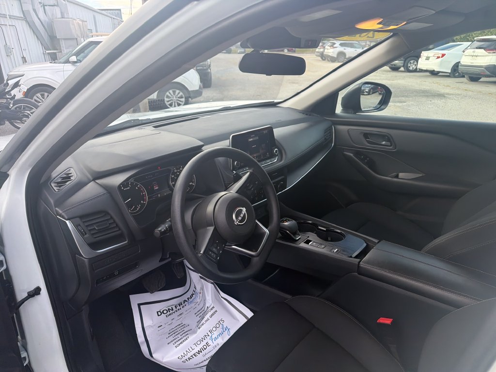 Used 2024 Nissan Rogue S FWD image 16
