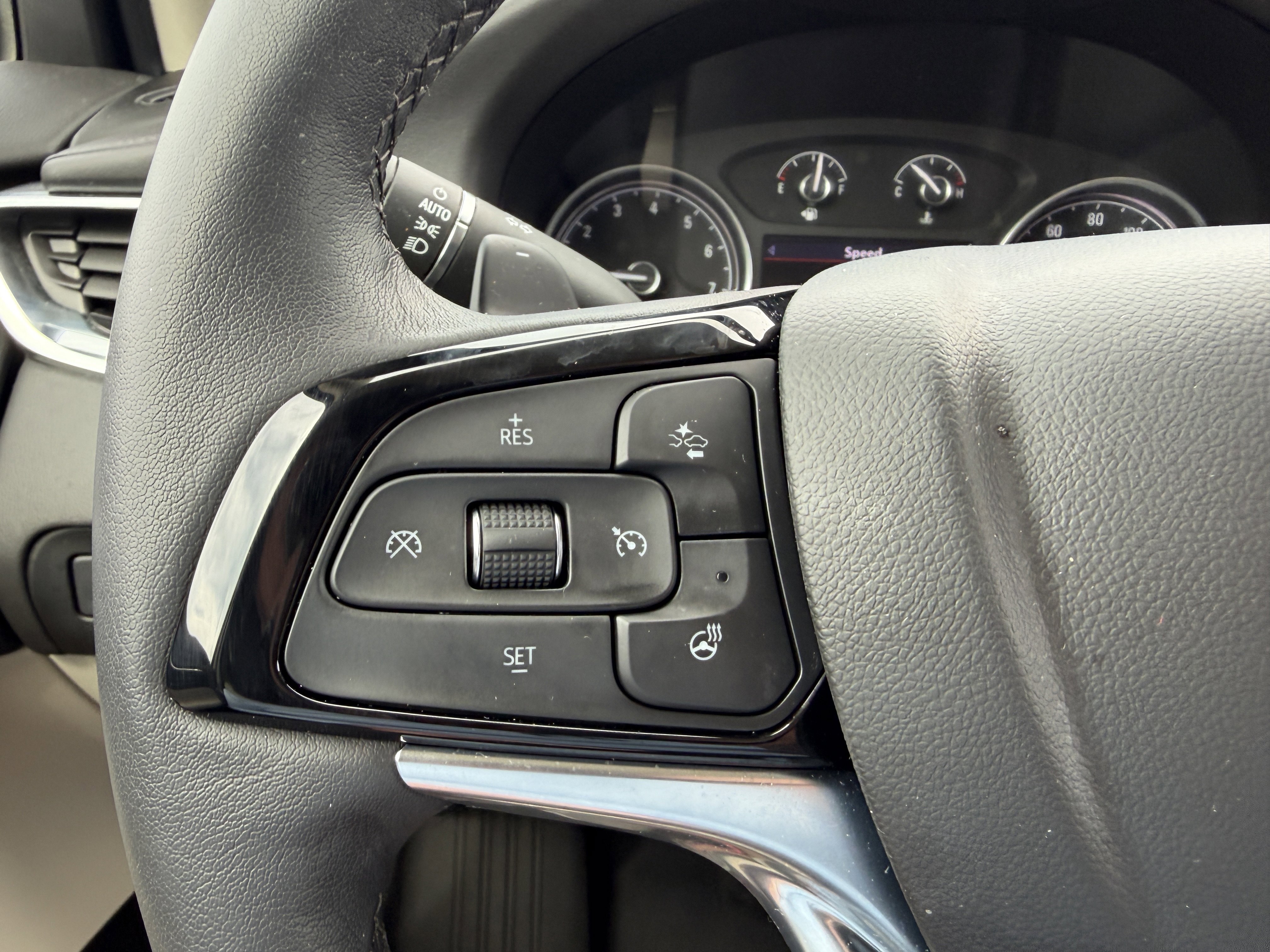 Used 2022 Buick Enclave Essence w/ Sport Touring Edition image 27