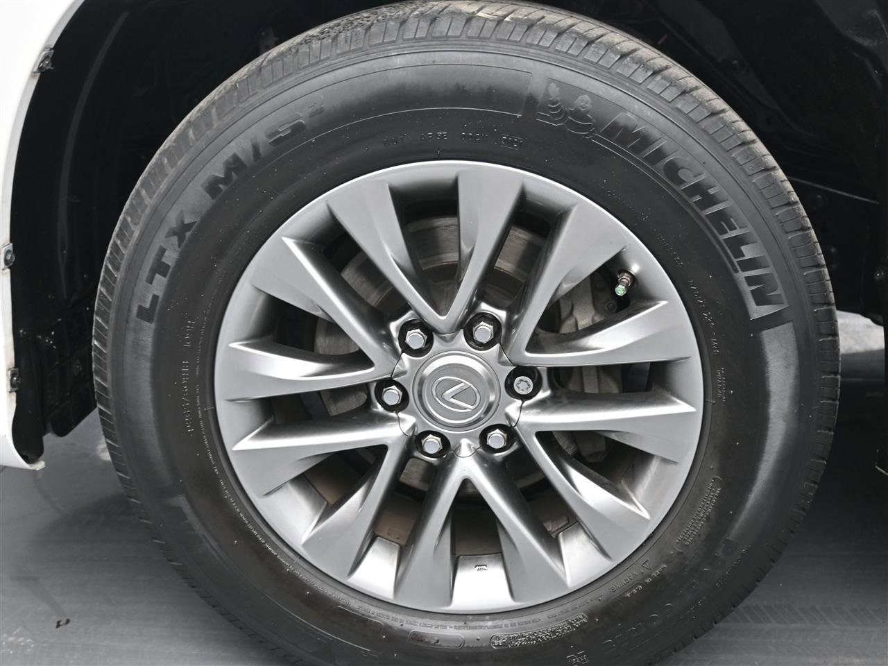 Used 2016 Lexus GX 460 Luxury AWD/4WD image 20