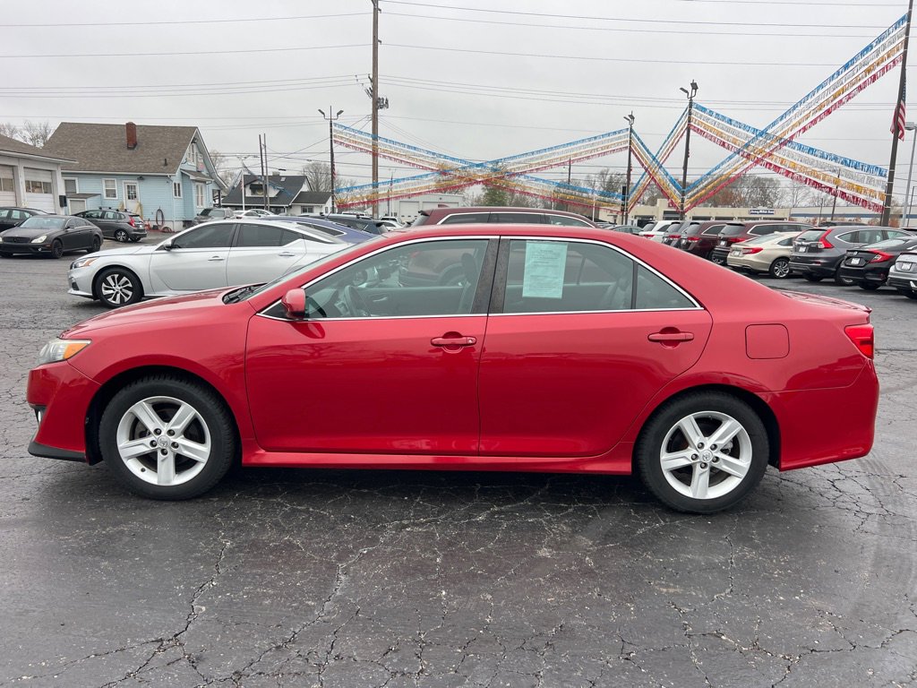 Used 2014 Toyota Camry L image 4
