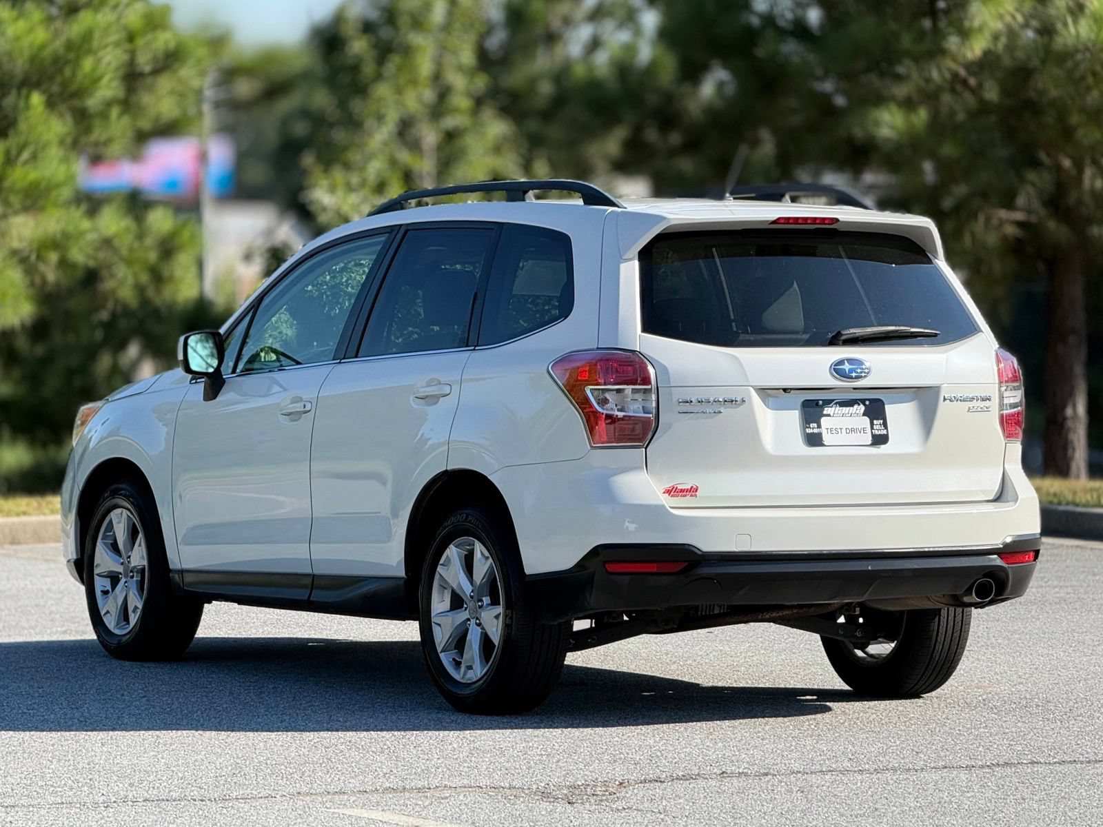 Used 2015 Subaru Forester 2.5i Limited AWD/4WD image 10
