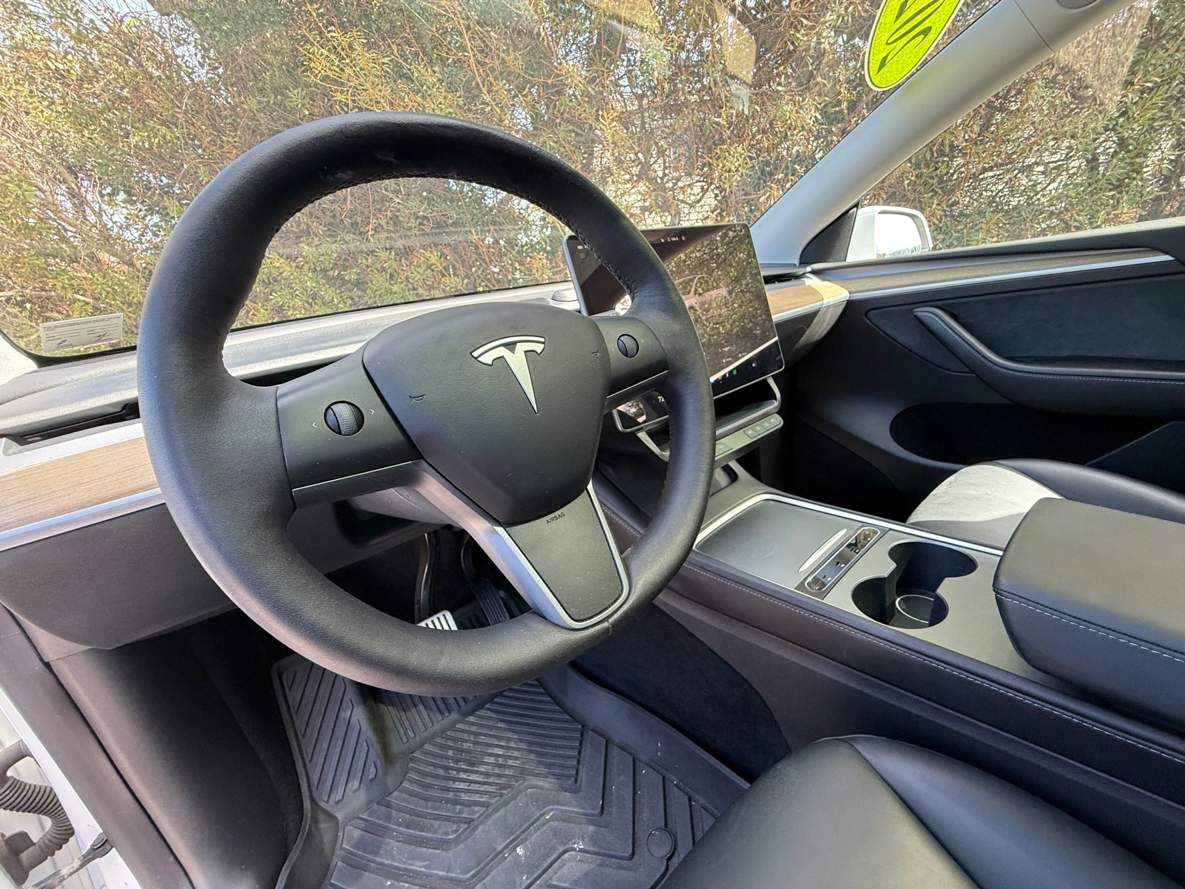 Used 2022 Tesla Model Y Long Range image 4