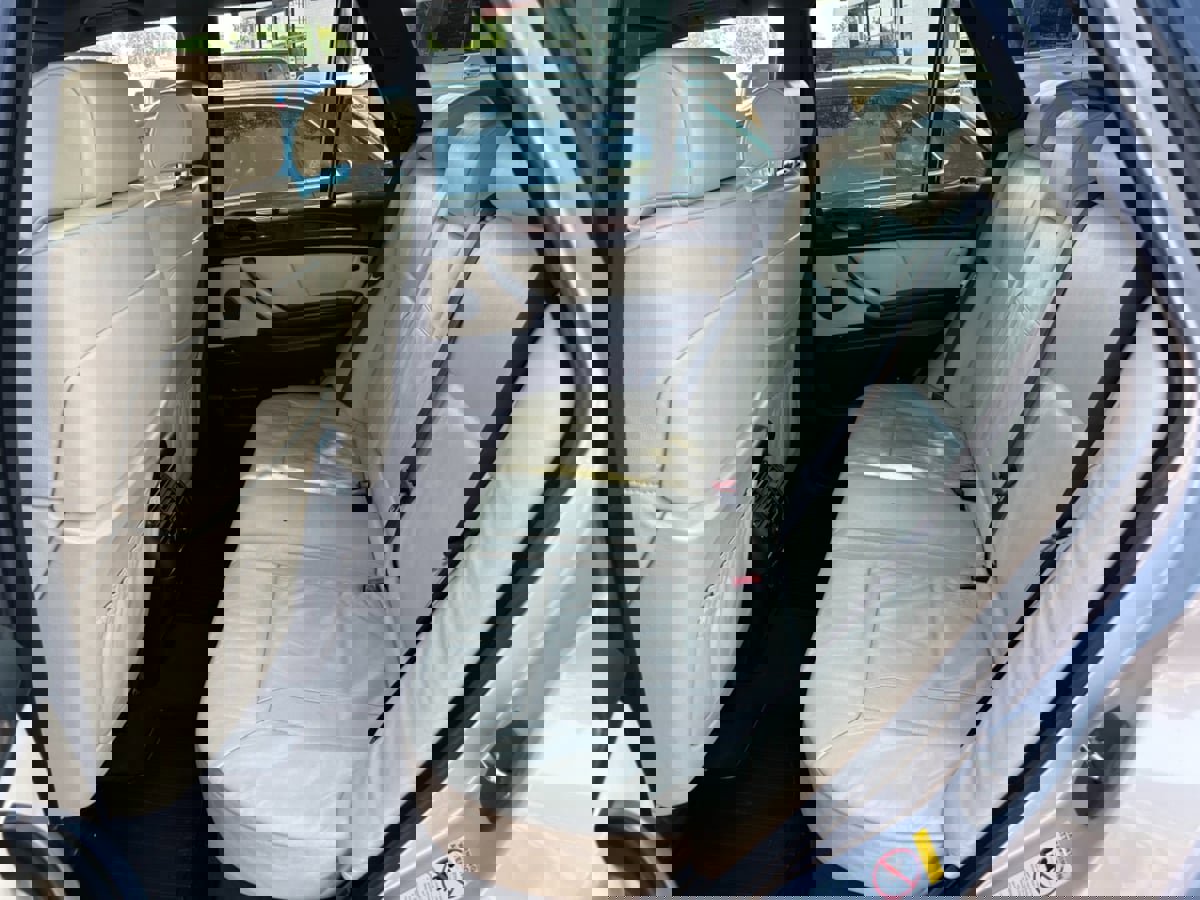 Used 2006 BMW X5 4.8is image 16