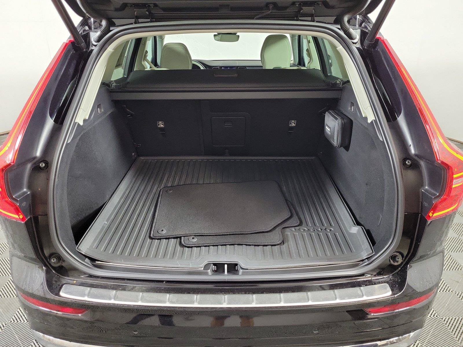 Certified 2023 Volvo XC60 B5 Plus w/ Protection Package Premier FWD image 9