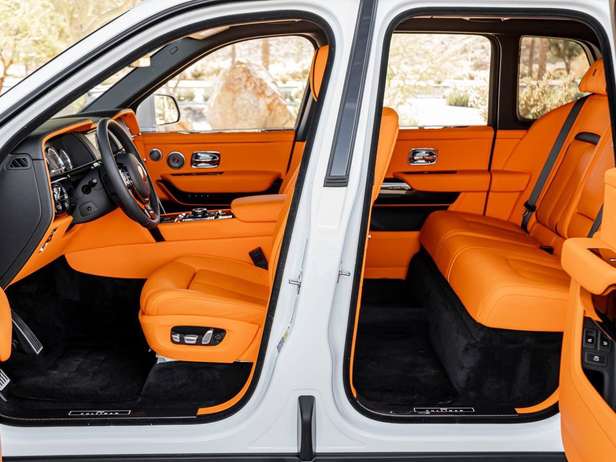 Certified 2023 Rolls-Royce Cullinan Black Badge w/ Dark Exterior Package AWD/4WD image 27