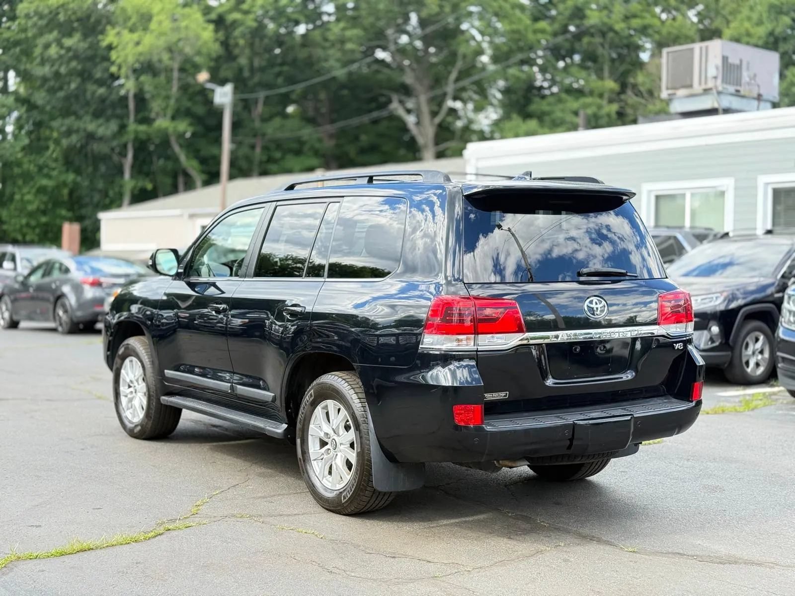Used 2016 Toyota Land Cruiser w/ Four Season Floor Mat Package AWD/4WD image 5