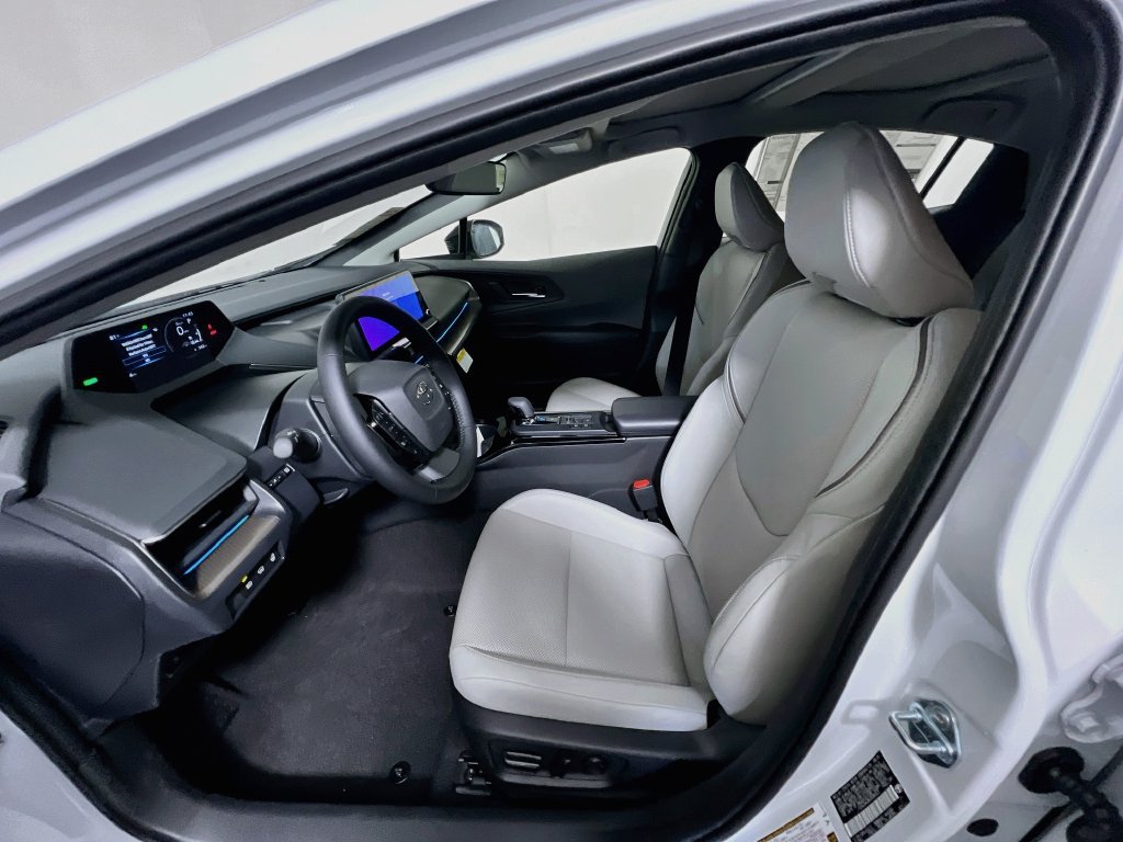 New 2027 Toyota Prius XLE FWD image 12