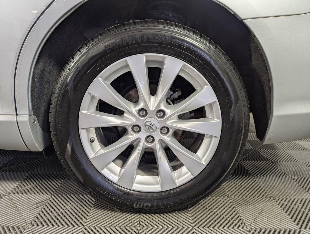 Used 2014 Toyota Venza XLE FWD image 25