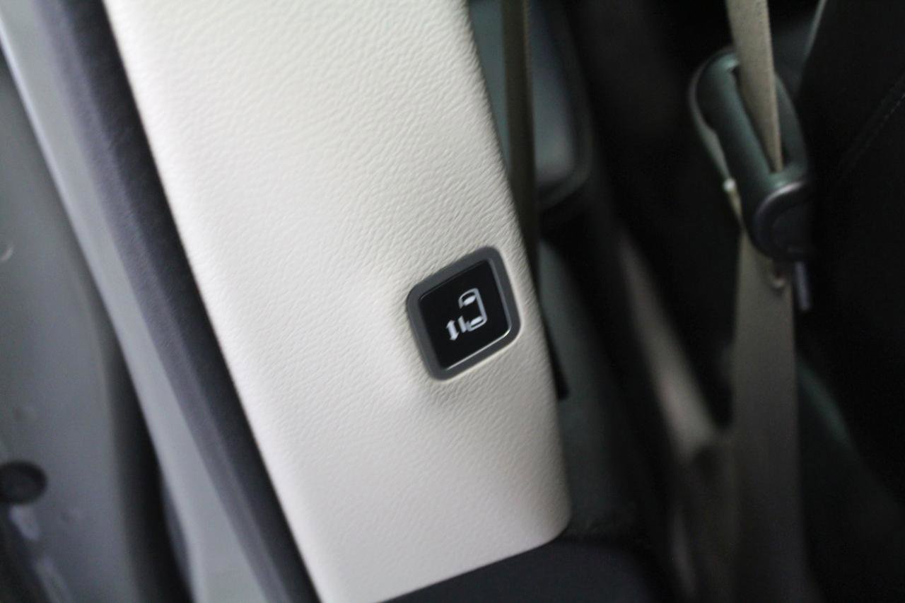 Used 2022 Chrysler Pacifica Limited image 27