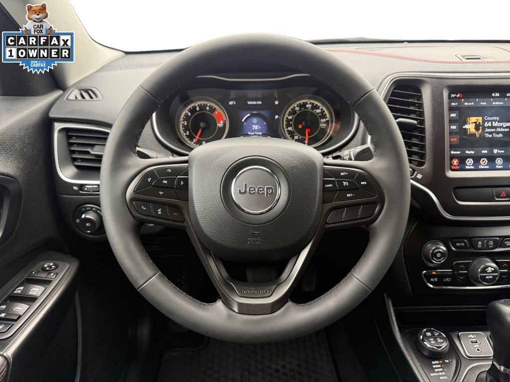 Used 2022 Jeep Cherokee Trailhawk w/ Comfort/Convenience Group AWD/4WD image 12