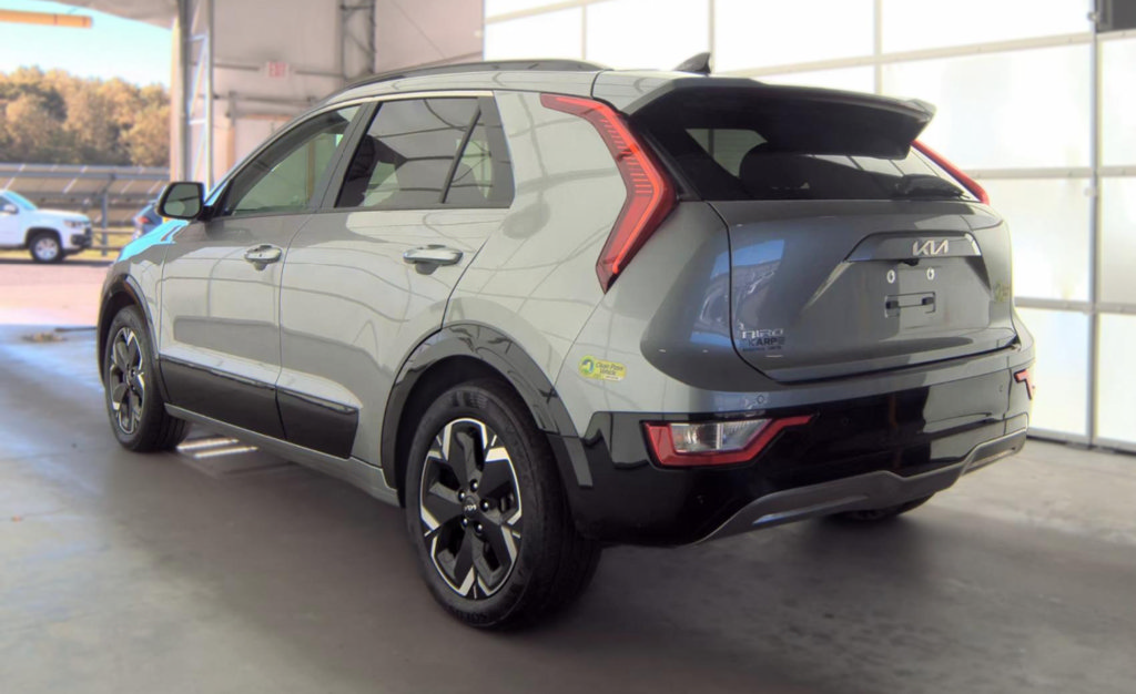Used 2023 Kia Niro Wind w/ Wind Preserve Package FWD image 8