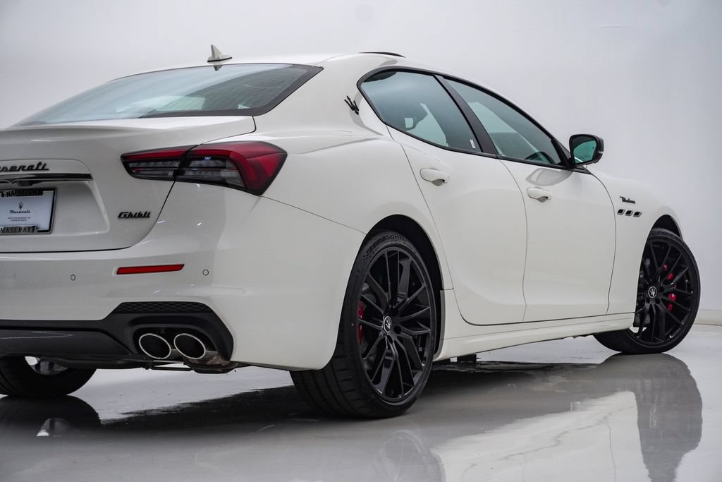 Certified 2024 Maserati Ghibli Modena Q4 AWD/4WD image 9