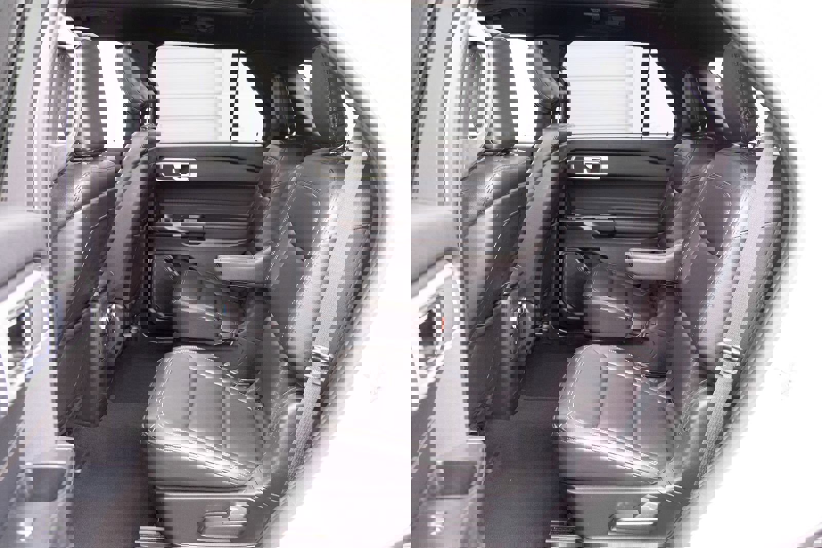 Used 2020 Ford Explorer XLT w/ Equipment Group 202A image 18