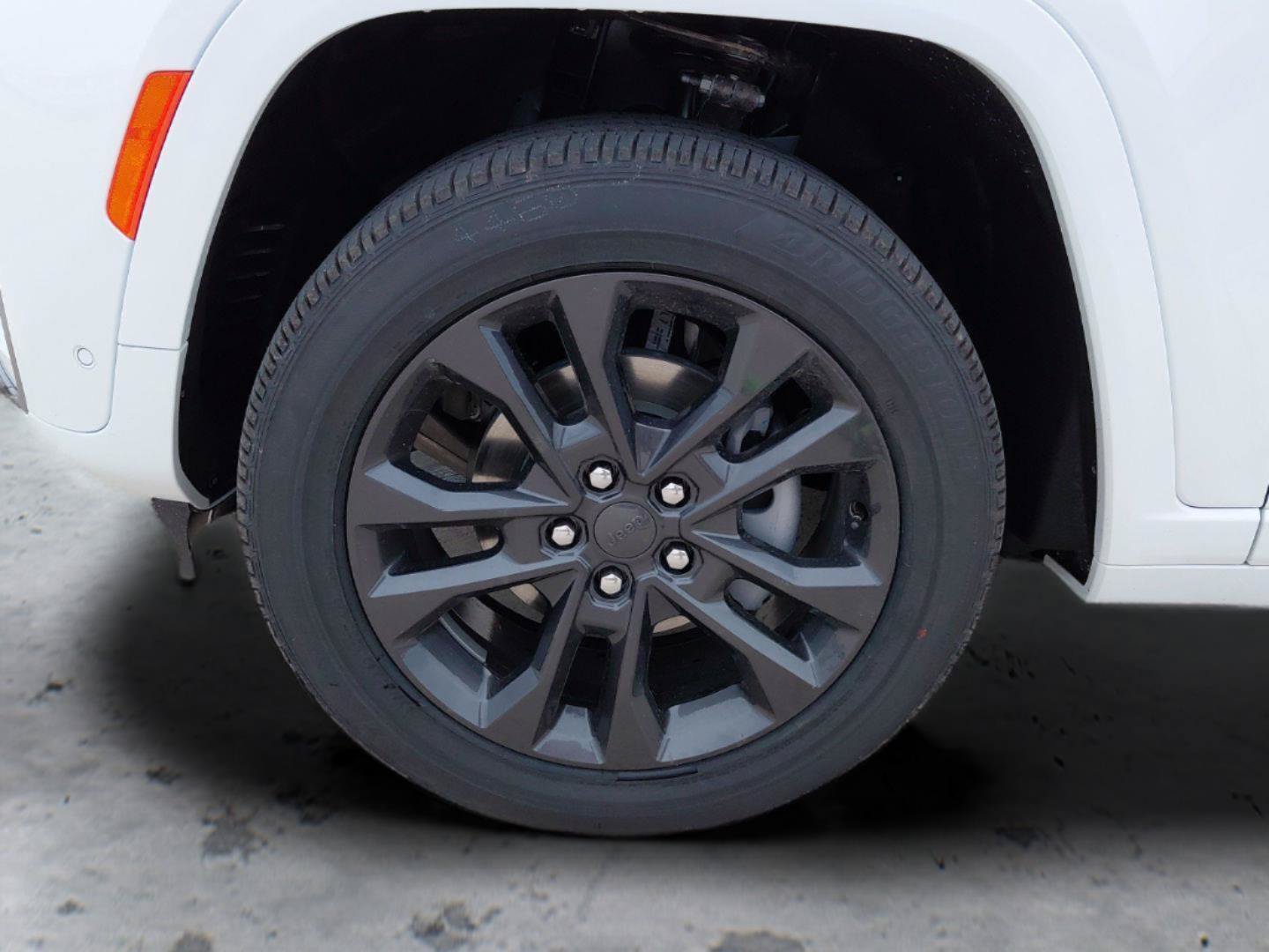 New 2026 Jeep Grand Cherokee Limited AWD/4WD image 10